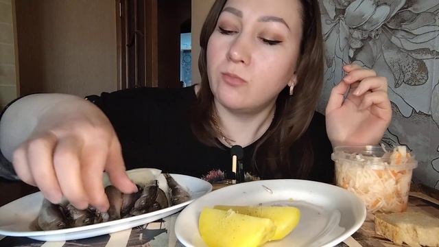МУКБАНГ/КИЛЬКА ПРЯНАЯ, КАРТОШКА, ЛУК И КАПУСТА🤤ЛЮБИТ? смотреть онлайн