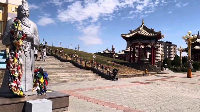 Золотая обитель Будды Шакьямуни смотреть онлайн