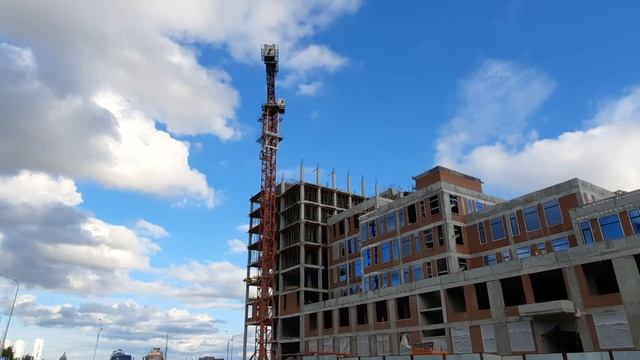 работа башенного крана Qtz 80