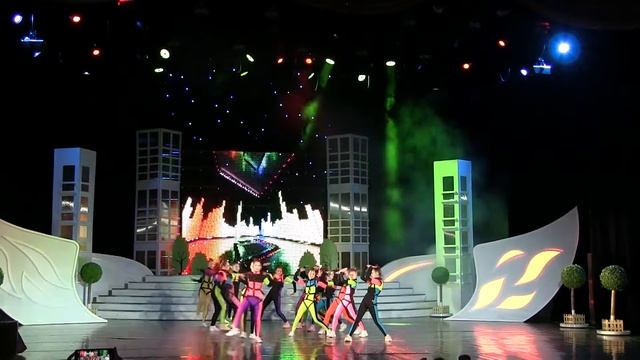 Школа звёзд. Витебск. Отчётный концерт 05.06.2022. Slumber party. Танцует NEW1 и ТВ1. смотреть онлайн