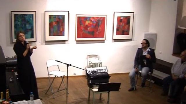 Эвелина Петрова в галерее "12 Июля" смотреть онлайн