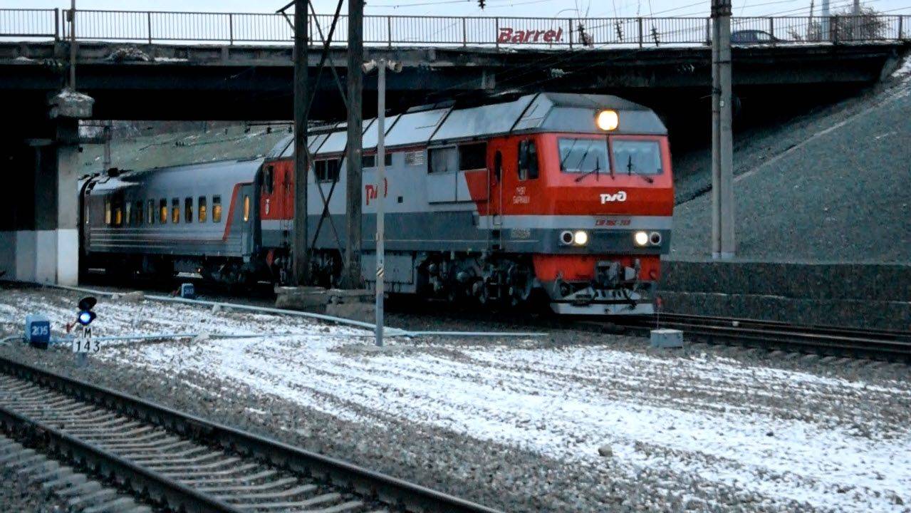 Тепловоз ТЭП70БС-269 с поездом "Восток" из новых вагонов ТВЗ.