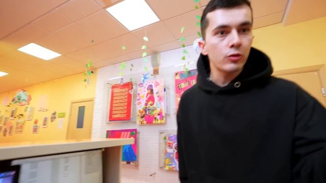 СКАНДАЛ В КАМПУСЕ😨 ПОДРОСТКИ ПОМЕНЯЛИСЬ МЕСТАМИ 🤯 А смотреть онлайн