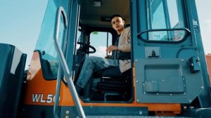 Обзор фронтального погрузчика марки UMG модель WL50 от ко