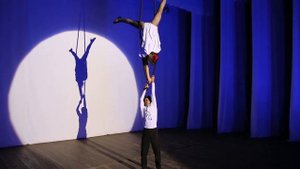 Воздушные гимнасты Денис и Елена