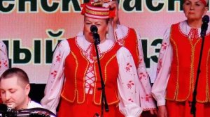 Певица в аутентичном белорусском наряде – знакомство с богатой культурой  Беларуси!