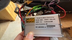 Электросамокат перестал ехать когда включаешь свет и