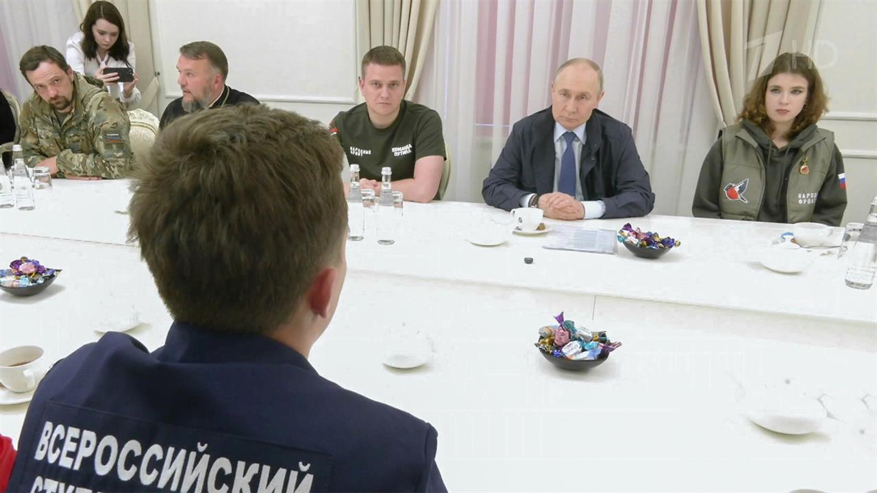 Владимир Путин впервые посетил Курскую область после ее освобождения