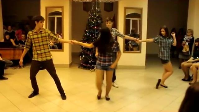 Танец на новый год смотреть онлайн