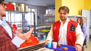 ТУНГ ТУНГ ТУНГ САХУР за КРАСНОЙ или ЖЕЛТОЙ ДВЕРЬЮ в ШК?