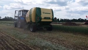 Рулонный пресс-подборщик Krone Comprima F 125 XC