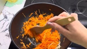 Тушеная капуста с морковкой и луком