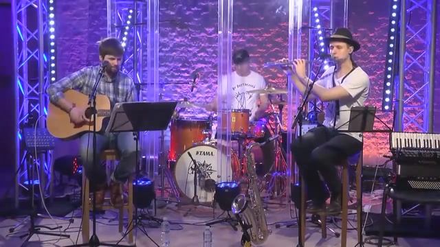 Вася Обломов - Долгая и несчастливая жизнь (Live Наше радио) смотреть онлайн