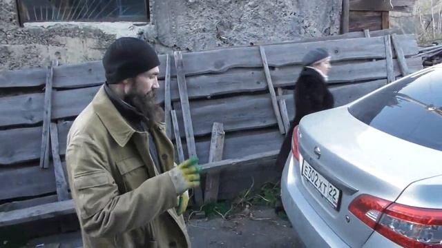 Роман не доехал – машина сломалась.  Перегрузили и привезли другие.  13. 10. 2017