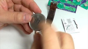 Как поменять батарейку в часах Q&Q!