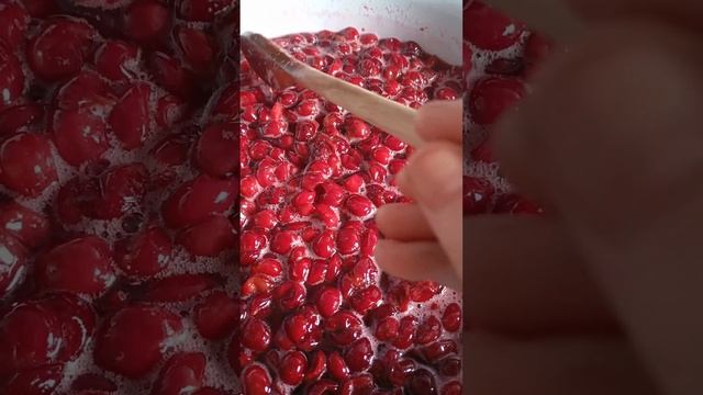 Просто варится варенье, это я его варю. смотреть онлайн