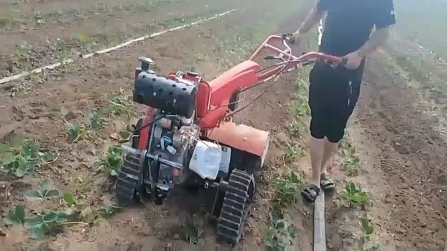 🚜 Мощный мини культиватор 4x4! #культиватор #вспашка 4WD