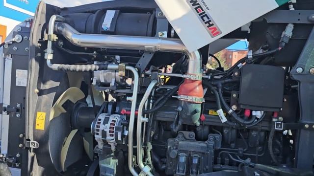 #LOVOL P 7240 Управление "одной правой" смотреть онлайн