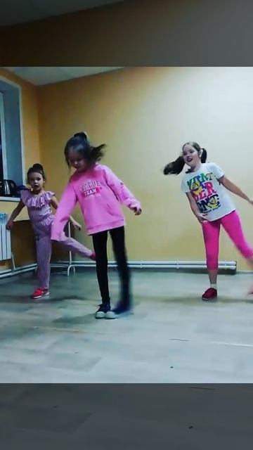 ТАНЦЫ ВО ВЛАДИМИРЕ / "DELTA" БОГОЛЮБОВО / 22.01.2020 👈🤸♂️😀(4) смотреть онлайн