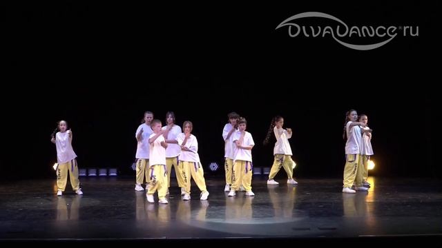 В топе Хип хоп танцевальная школа Divadance