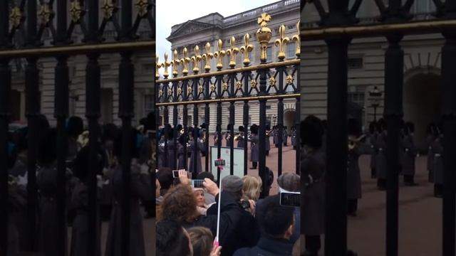 смена караула radio.YurbazFm London королевскийдворец смотреть онлайн