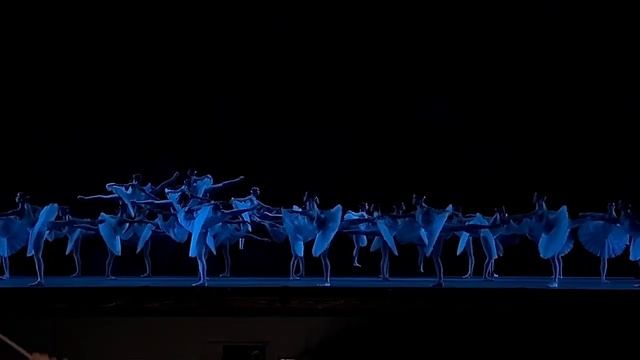 «Баядерка» тени #большойтеатр #ballet #dancer #bolshoitheatre смотреть онлайн
