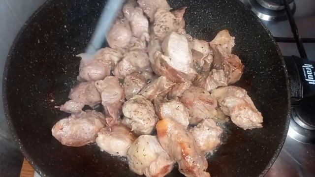 Супер простая тушенная картошка смотреть онлайн