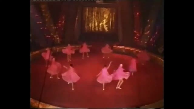 2005г. Дочки танцуют "На малиновой лужайке" смотреть онлайн