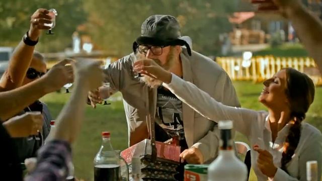 Братья Пономаренко Feat. Фоменкоф "Семечки" смотреть онлайн