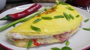 Воздушный омлет с сыром и ветчиной