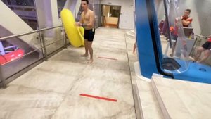 МАЗЕЛЛОВ И T2x2 СТРИМЯТ В АКВАПАРКЕ IRL STREAM | мазелов аквапарк стрим ирл irl