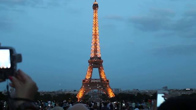 Елка-елочка, зажгись! Вечер в Трокадеро ... смотреть онлайн