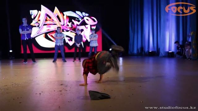 Маленькие Монстры - Break Dance | Зимний отчетный концерт 2017 | Dance studio Focus смотреть онлайн