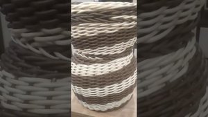 Плетение вазы из искусственного ротанга
