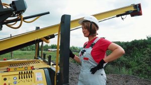 Рассказываем: "Что значит быть оператором сваебойной установки?" #фундамент #азбукафундамента