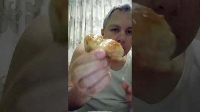 ASMR ИТИНГ. КУШАЮ ЖАРЕНУЮ КУРИЦУ С ПОМИДОРЧИКАМИ ЧЕРРИ смотреть онлайн