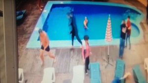 ШОК!!! ДМИТРИЙ ШИЛОВ ОБОСРАЛСЯ ОТ СТРАХА В БАССЕЙНЕ!!!