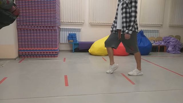 Хип хоп урок Эмоджи смотреть онлайн