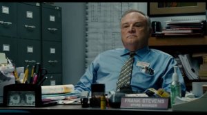 Третий лишний, тед устраивается на работу