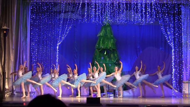 Вариация Раймонды , Феи Драже и Блестящее адажио) смотреть онлайн