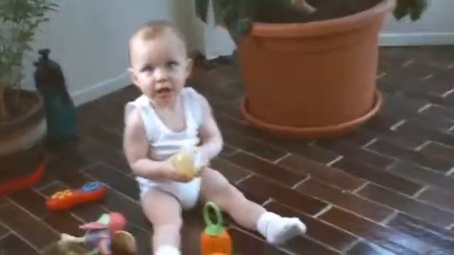 Baby Break Dance! Прикол смотреть онлайн