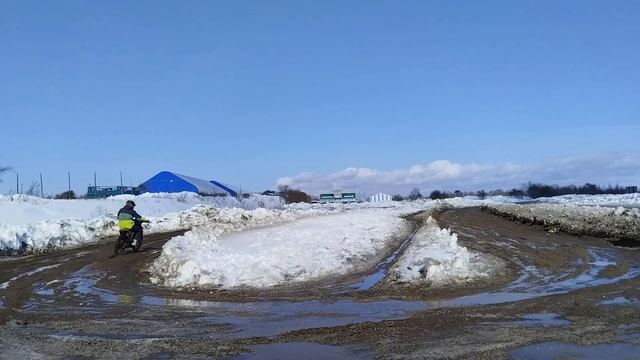 «Как я учусь проходить повороты и ездить с одной рукой смотреть онлайн