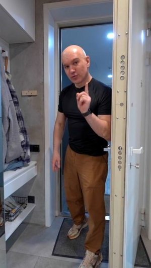 Никогда так не делай #алексейземсков #alexeyzemskov #прихожая #ошибкиремонта #проектквартиры