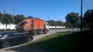Маз мусоровоз...