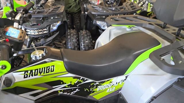 Квадроцикл 200 кубов в котором есть обсолютно всё сразу смотреть онлайн