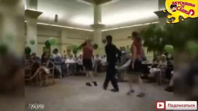 НЕРЕАЛЬНЫЕ приколы с девушками ТАК МОГУТ ТОЛЬКО ОНИ))) смотреть онлайн