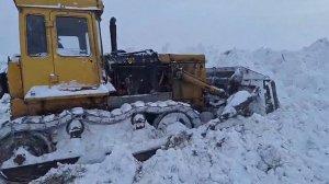 Работа бульдозера Т-170