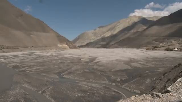 Тибетское княжество Ло Монтанг.Главный специалитет далбат и гималайская кухня вообще. смотреть онлайн