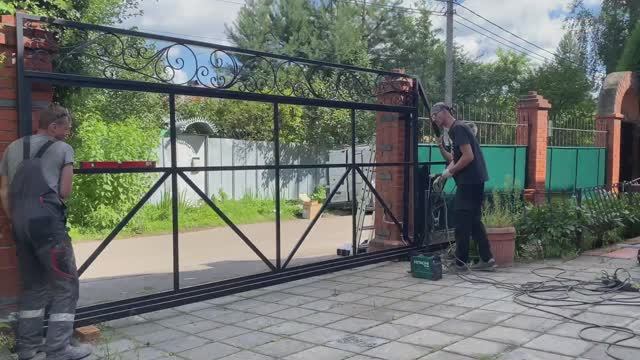 Монтажный день: Откатные Ворота с Ковкой смотреть онлайн