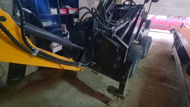 Экскаваторная навеска на бытовой погрузчик (LD) смотреть онлайн